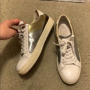 Tod’s sneaker flat goldsilver trainer size 9’5 ❤️
